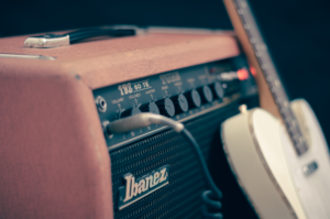 Kleine elektrische gitaar