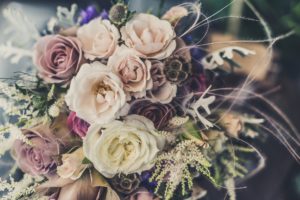 Bruidsboeket van nep bloemen