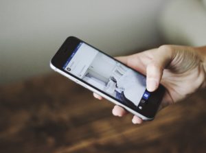 Telefoonhouder voor aan de muur