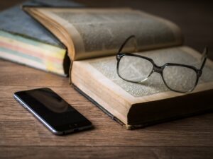 glasses 1052023 1920 1