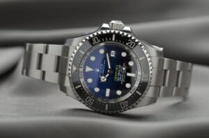 analogue chrome dial focus