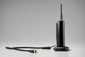 Absolute Reality v16 A sleek black dualband walkietalkie anten 3 21